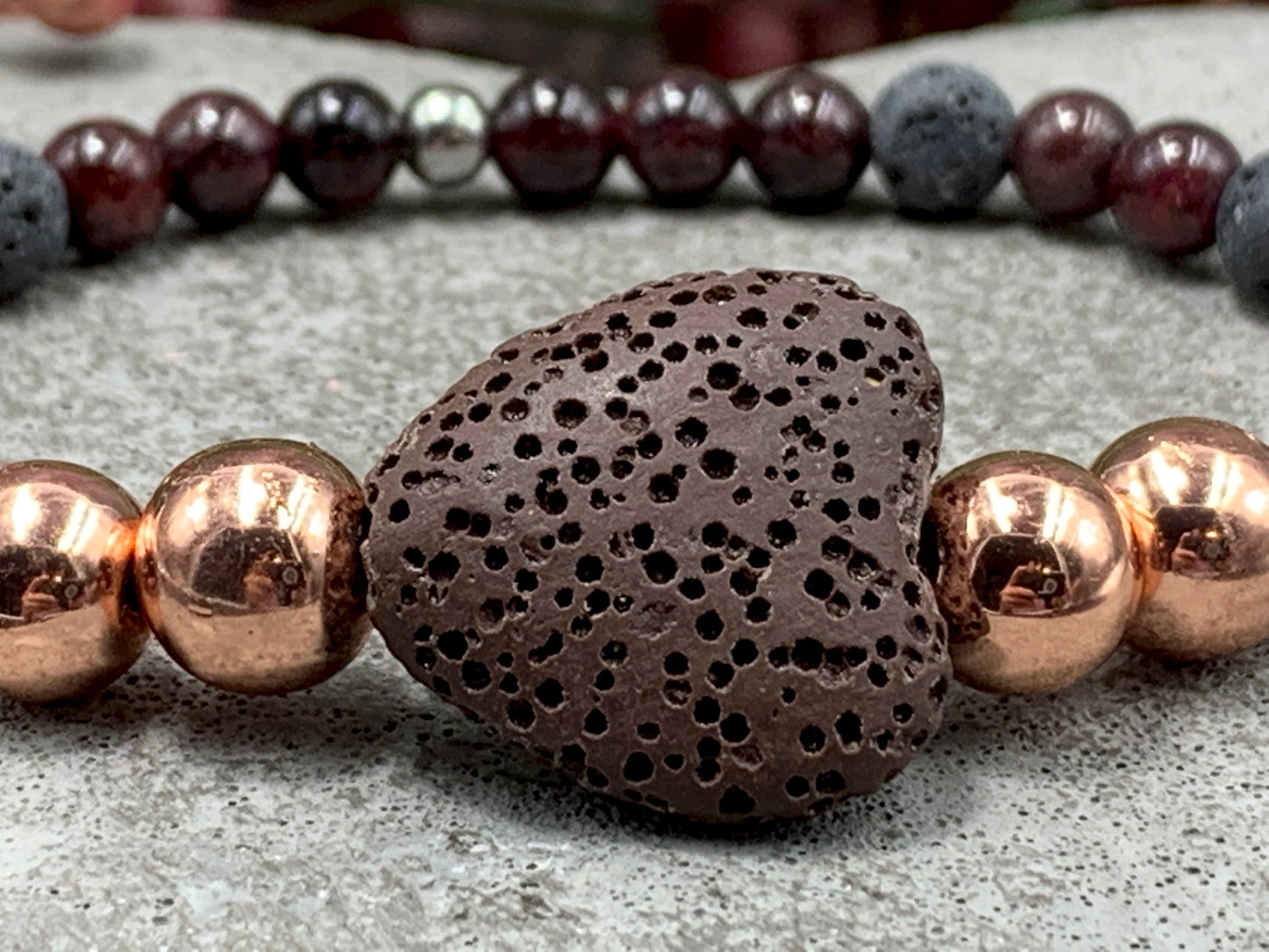 Armband Diffuser Granat Lava Hämatit, Schmuck für ätherische Öle, Duftarmband