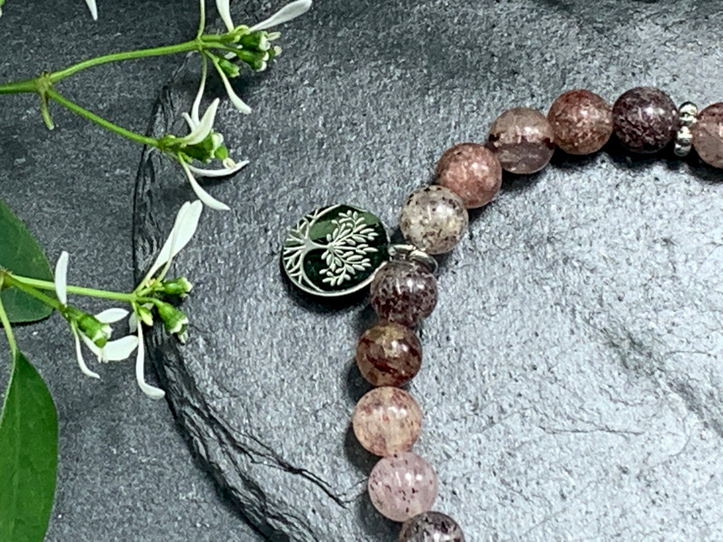 Armband Erdbeerquarz echt - Herz Messing Weißgold plated mit Daisyperlen echt platiniert - Armband schön zu kombinieren