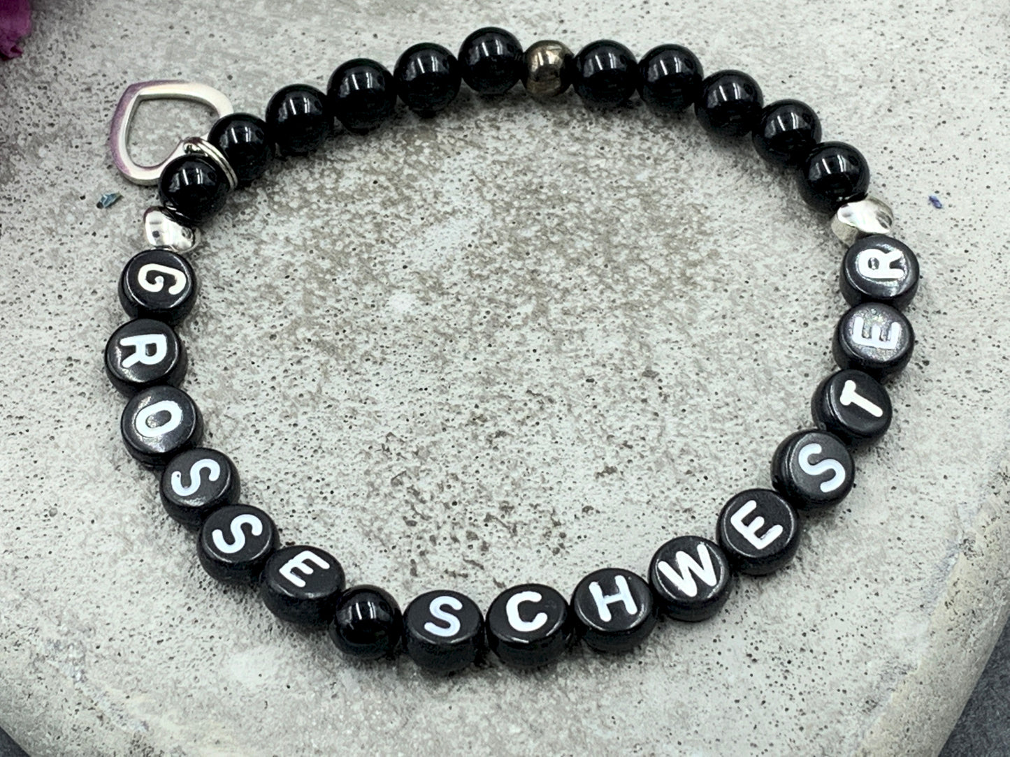 Armband Grosse Schwester schwarzer Achat, Herzperlen Messing 18k Weißgold plated, Geschenk Schwesterherz