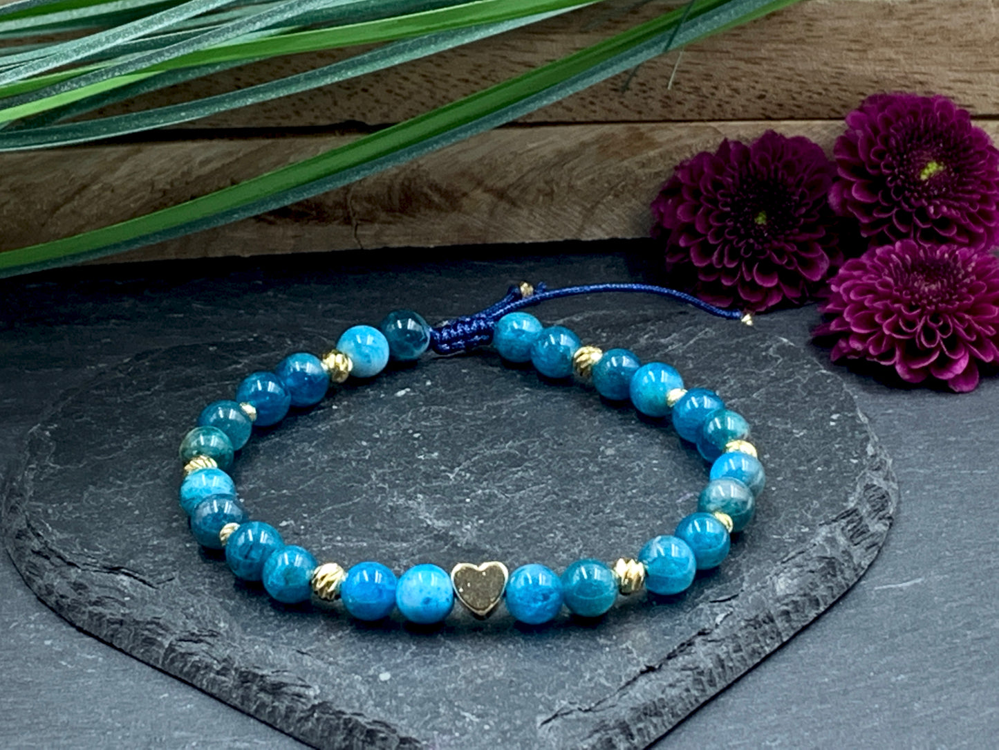 Armband Apatit Naturstein - Facettenperlen echt Gelbgold plated - Makramee Größe verstellbar - Handamade personalisierbar