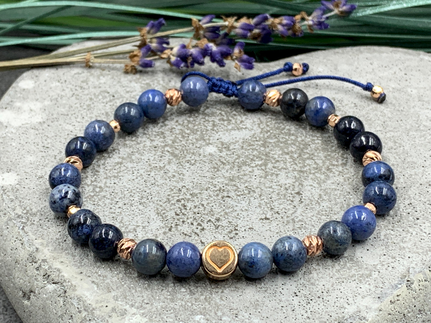 Armband Lapislazuli, Facettenperlen 18k Rosegold plated, Makramee, Wunschedelstein