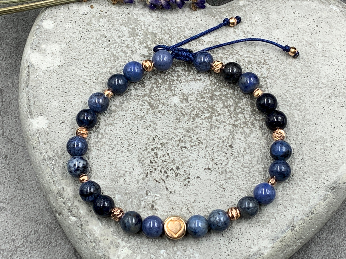 Armband Lapislazuli, Facettenperlen 18k Rosegold plated, Makramee, Wunschedelstein