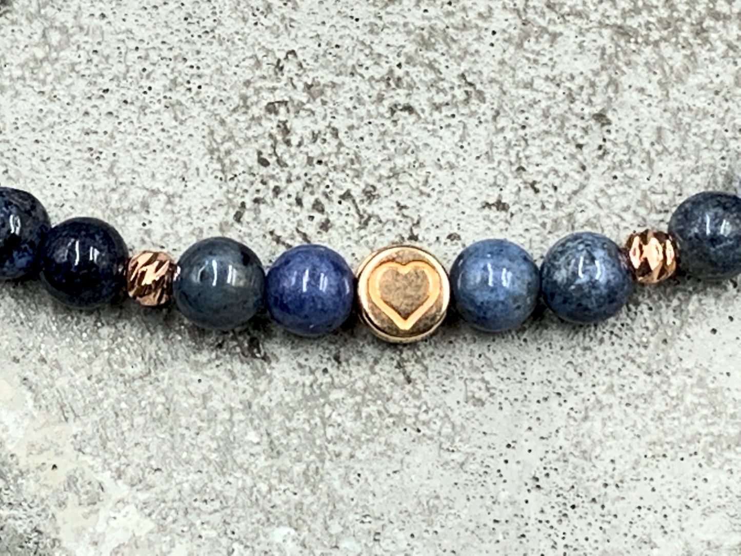 Armband Lapislazuli, Facettenperlen 18k Rosegold plated, Makramee, Wunschedelstein
