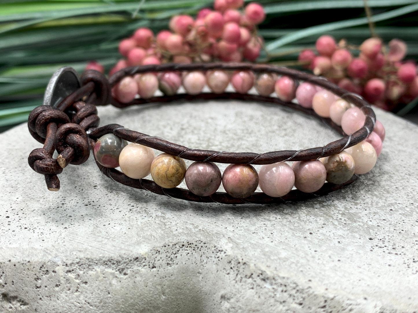 Bohoarmband Rhodonit, Armband gewickelt Vintage Stil, Wunschedelsteine