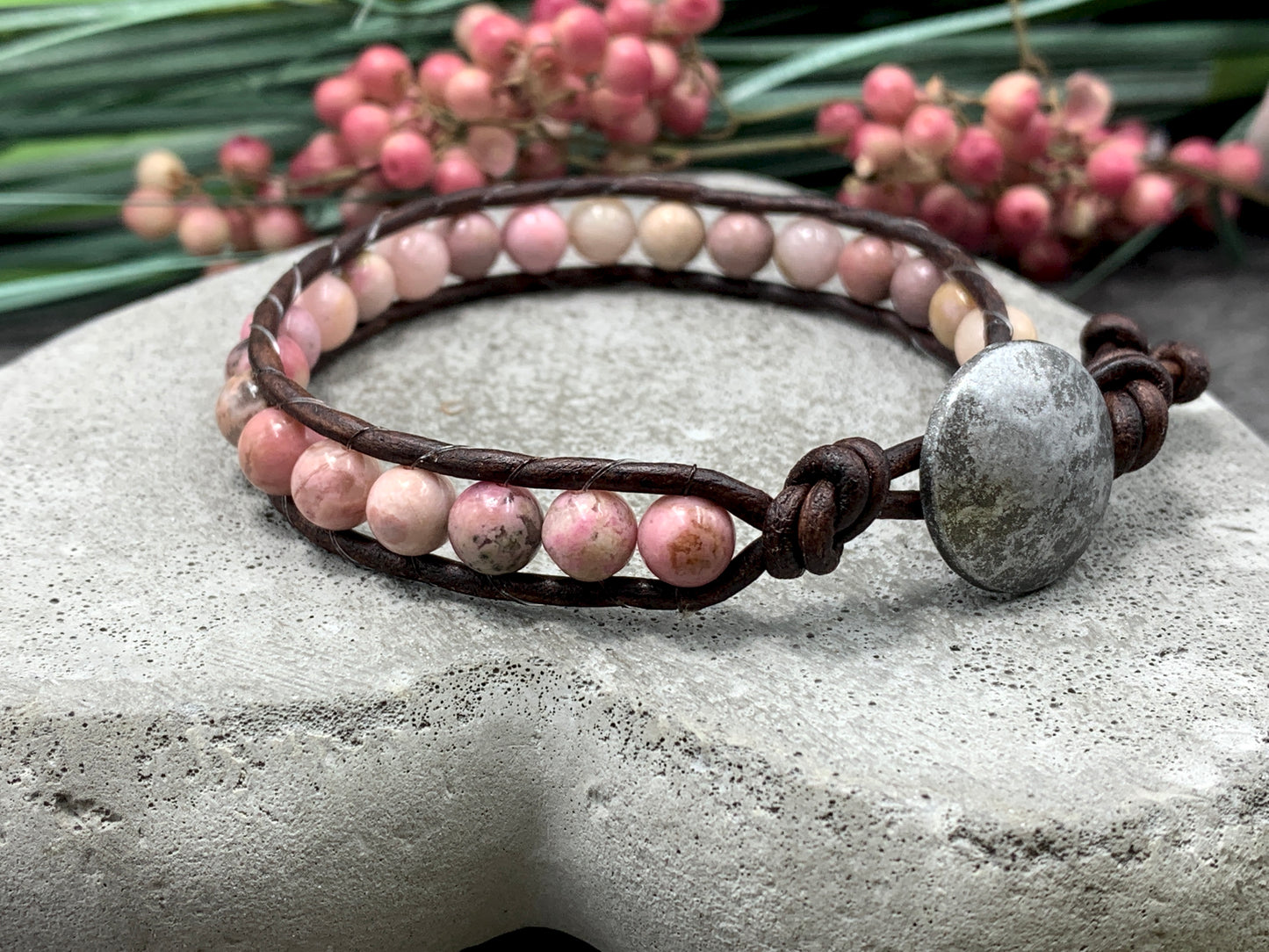 Bohoarmband Rhodonit, Armband gewickelt Vintage Stil, Wunschedelsteine