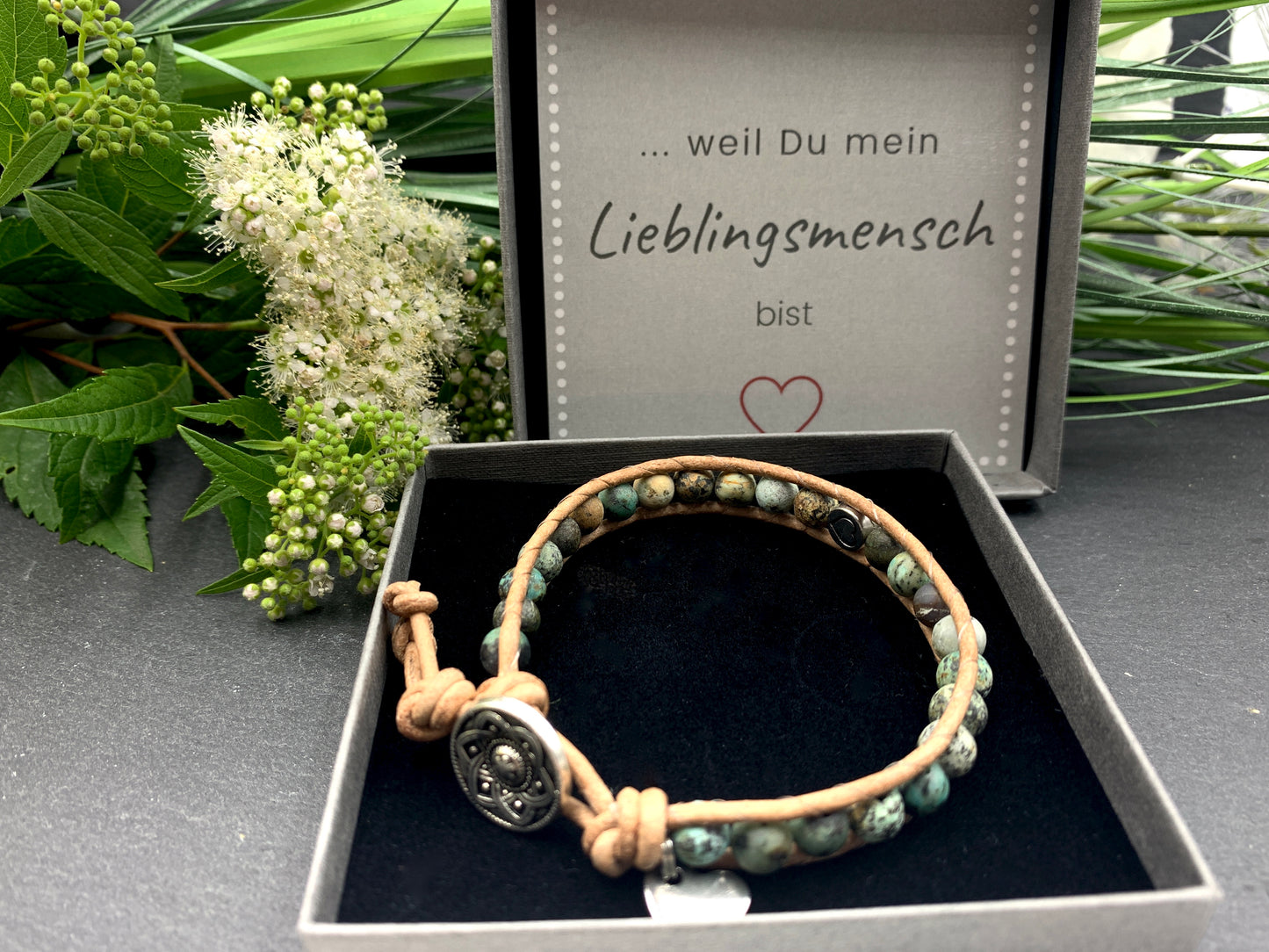 Bohoarmband Afrikanischer Türkis mit Herz - gewickeltes Perlenarmband - Vintage Style Boho - Lieblingsarmband - Handmade personalisierbar