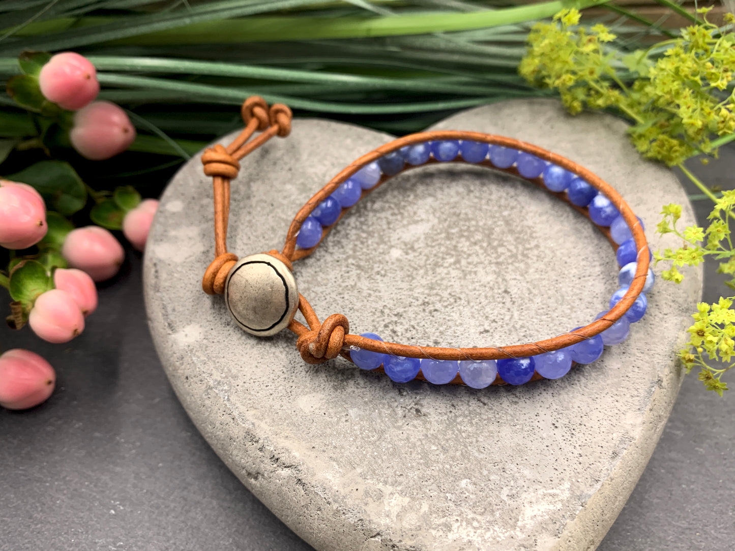 Blaues Achatarmband, Perlenarmband blau, Bohoarmband blau Achat, Lieblingsarmband Charms