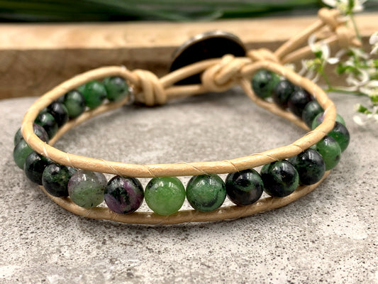 Armband Rubin in Zoisit, Bohoarmband mit Leder, Lieblingsarmband, Geschenkidee für mich